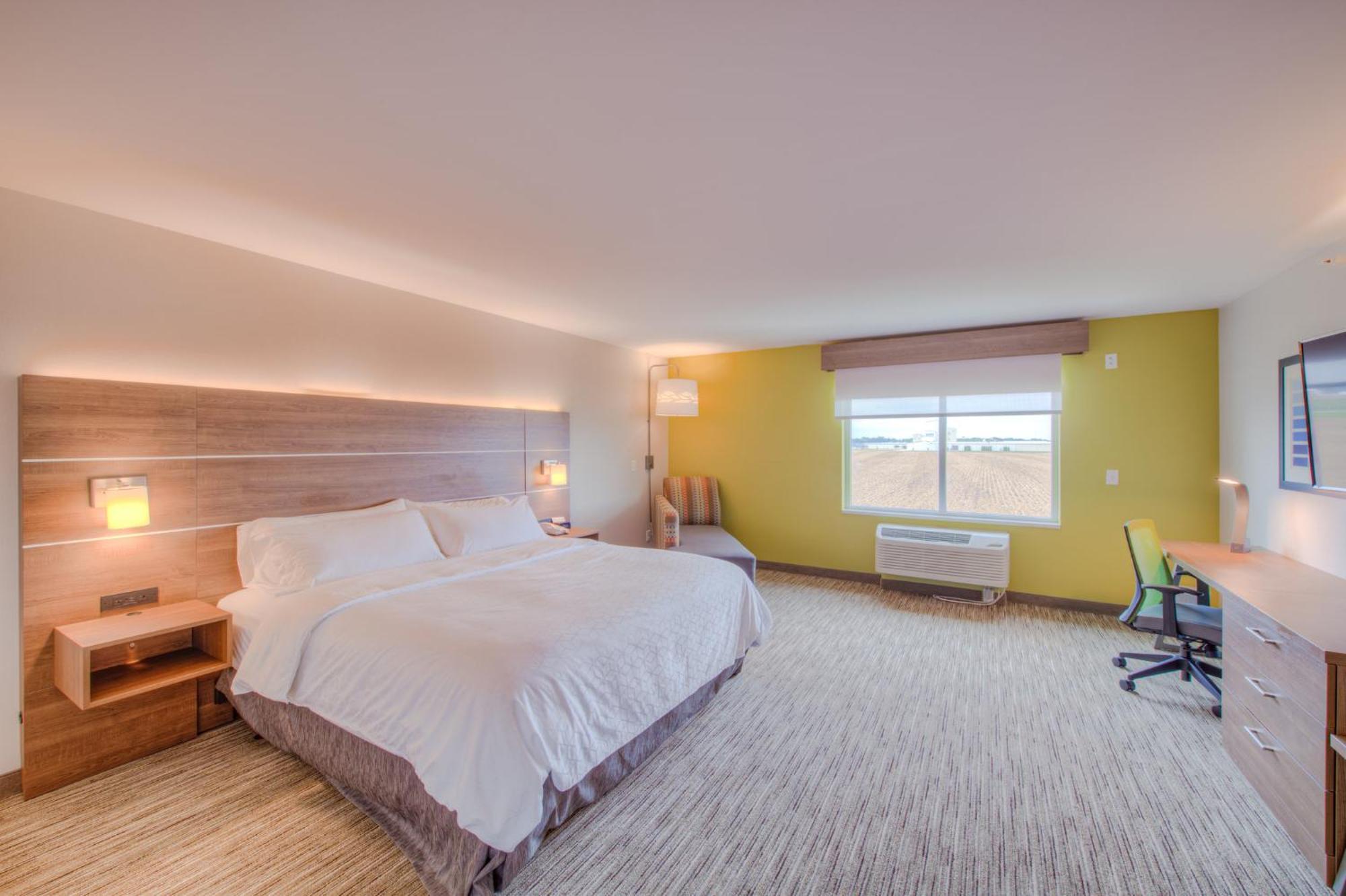 Holiday Inn Express & Suites - Remington By Ihg Экстерьер фото